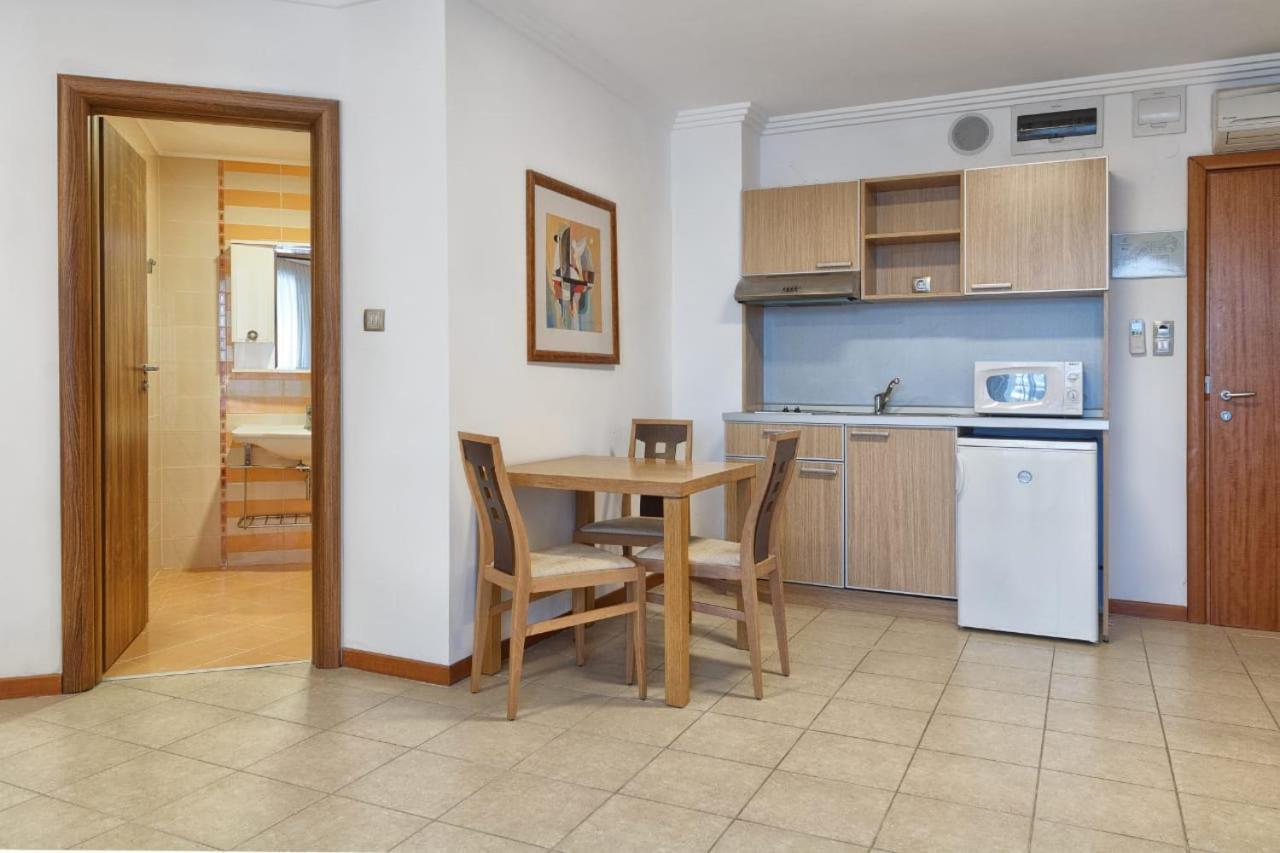 Private Apartments In Emerald Равда Екстер'єр фото